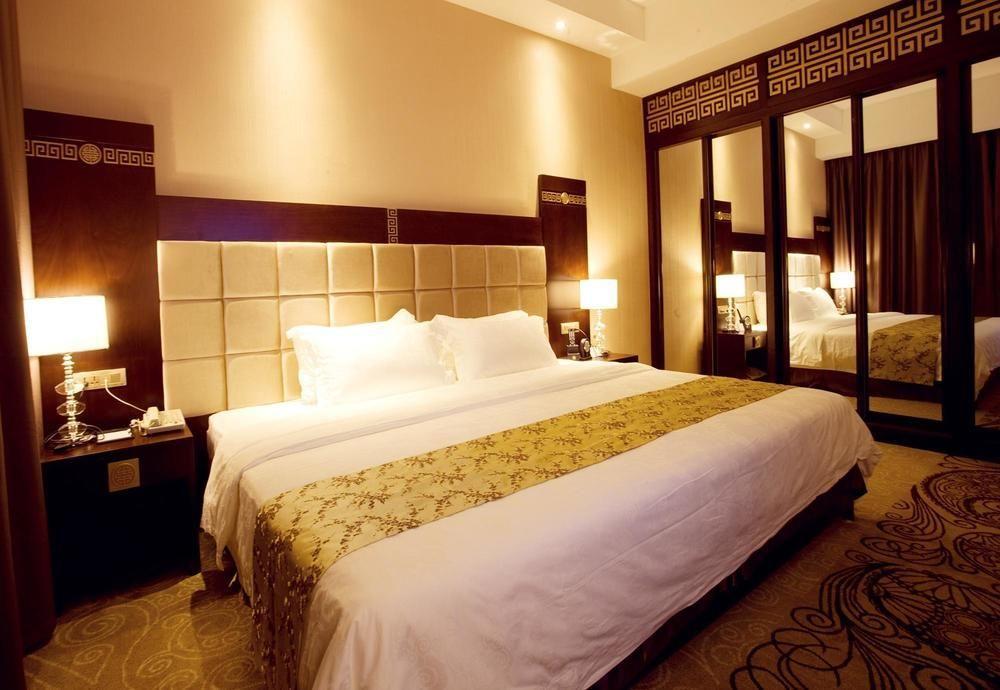 Guilin Golden Crown International Hotel Екстер'єр фото